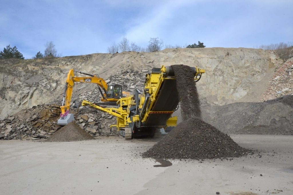 Keestrack R3 mobile tracked impact crusher