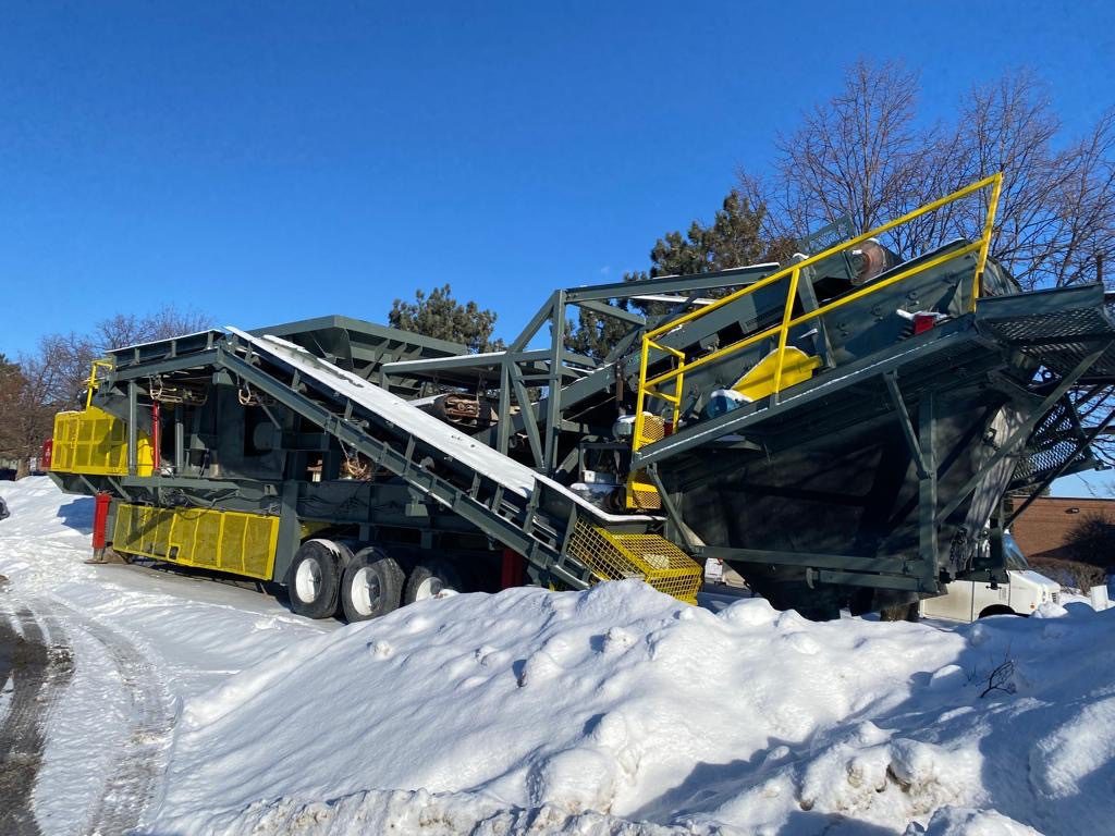 Used 2001 Lippmann Milwaukee 4800 Closed Circuit Impact Crusher for sale