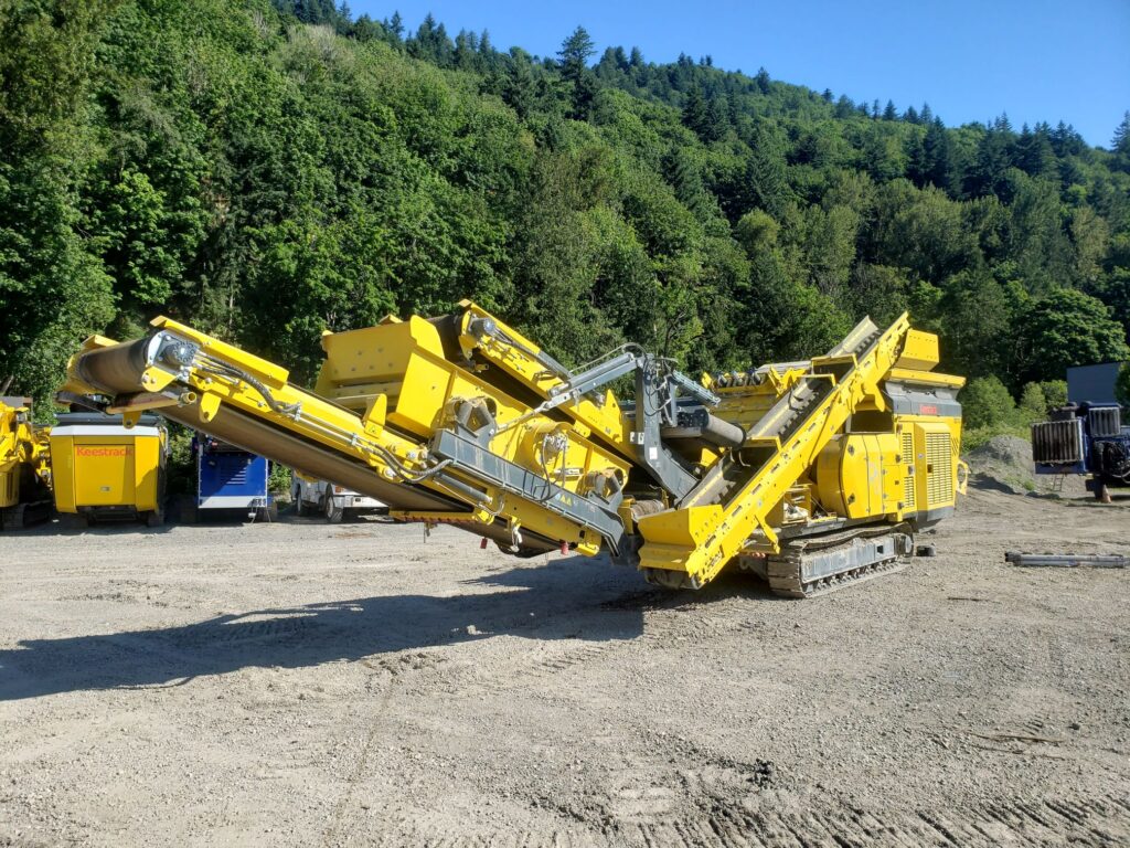 Used Keestrack R3 impact crusher for sale or rent