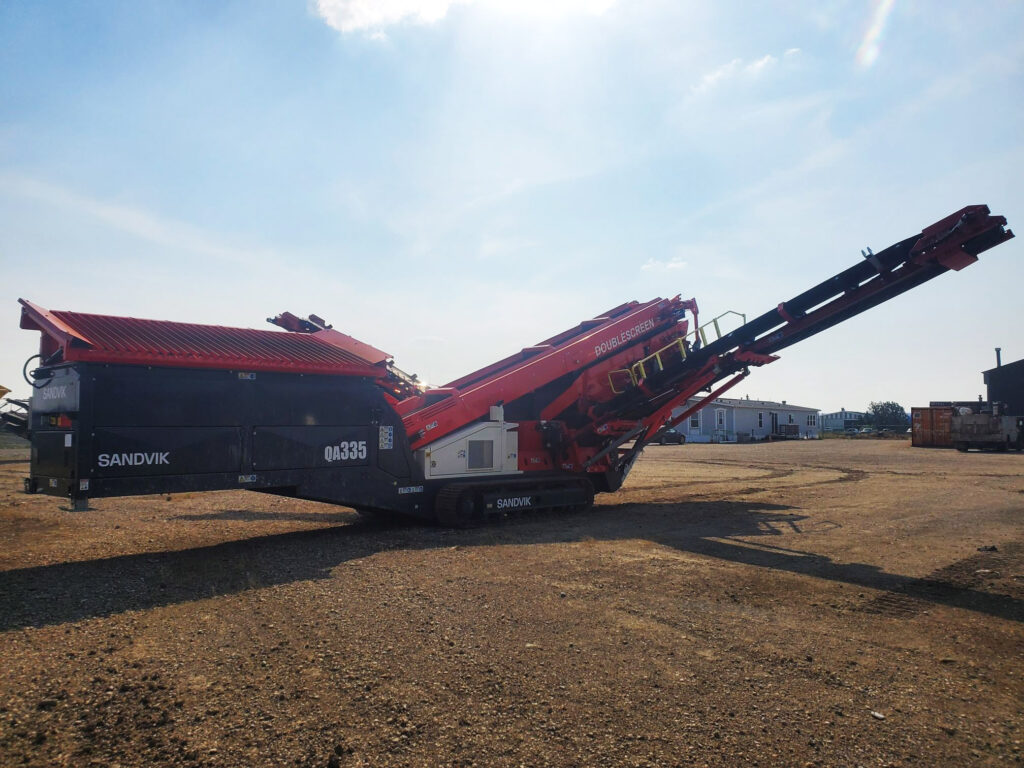 Sandvik QA335 mobile screener
