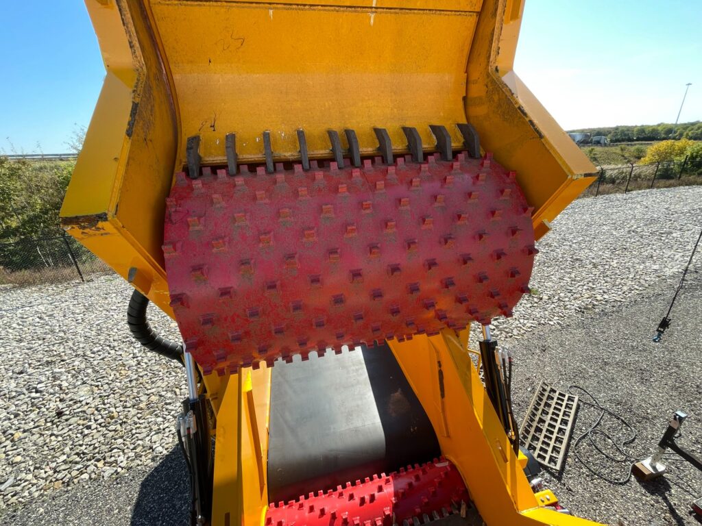 CBI 6400Ct track mounted grinder for sale